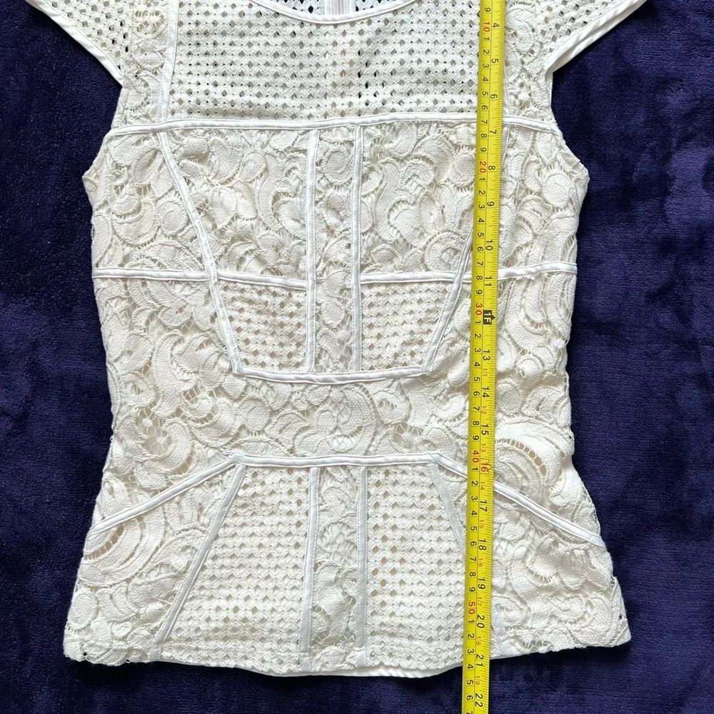 Bebe Beige Cap Sleeves Semi Sheer Crochet Top XS - Picture 10 of 10